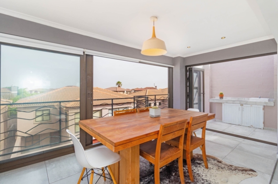 To Let 3 Bedroom Property for Rent in Bloubergstrand Western Cape